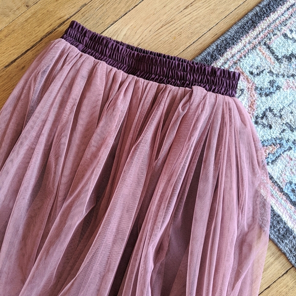 **SOLD** O2 tulle maxi skirt - Picture 2 of 3